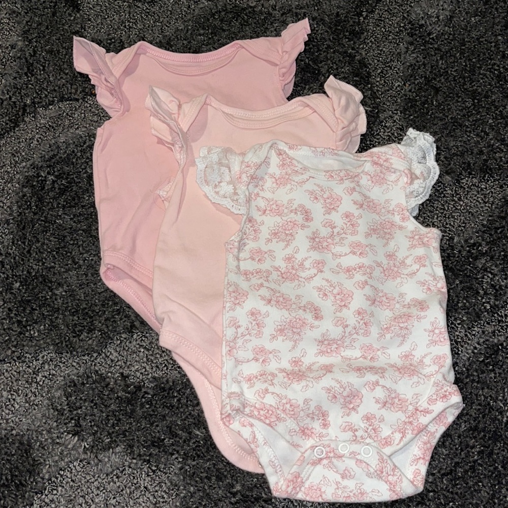 3 pack short sleeve bodysuits Kyle & Deena